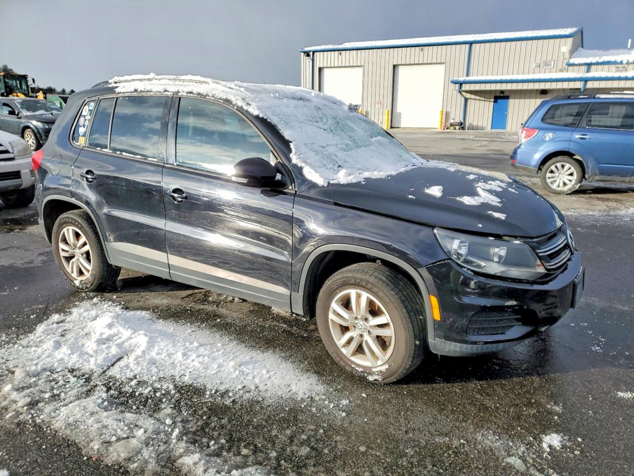 2017 VOLKSWAGEN TIGUAN S photo 4