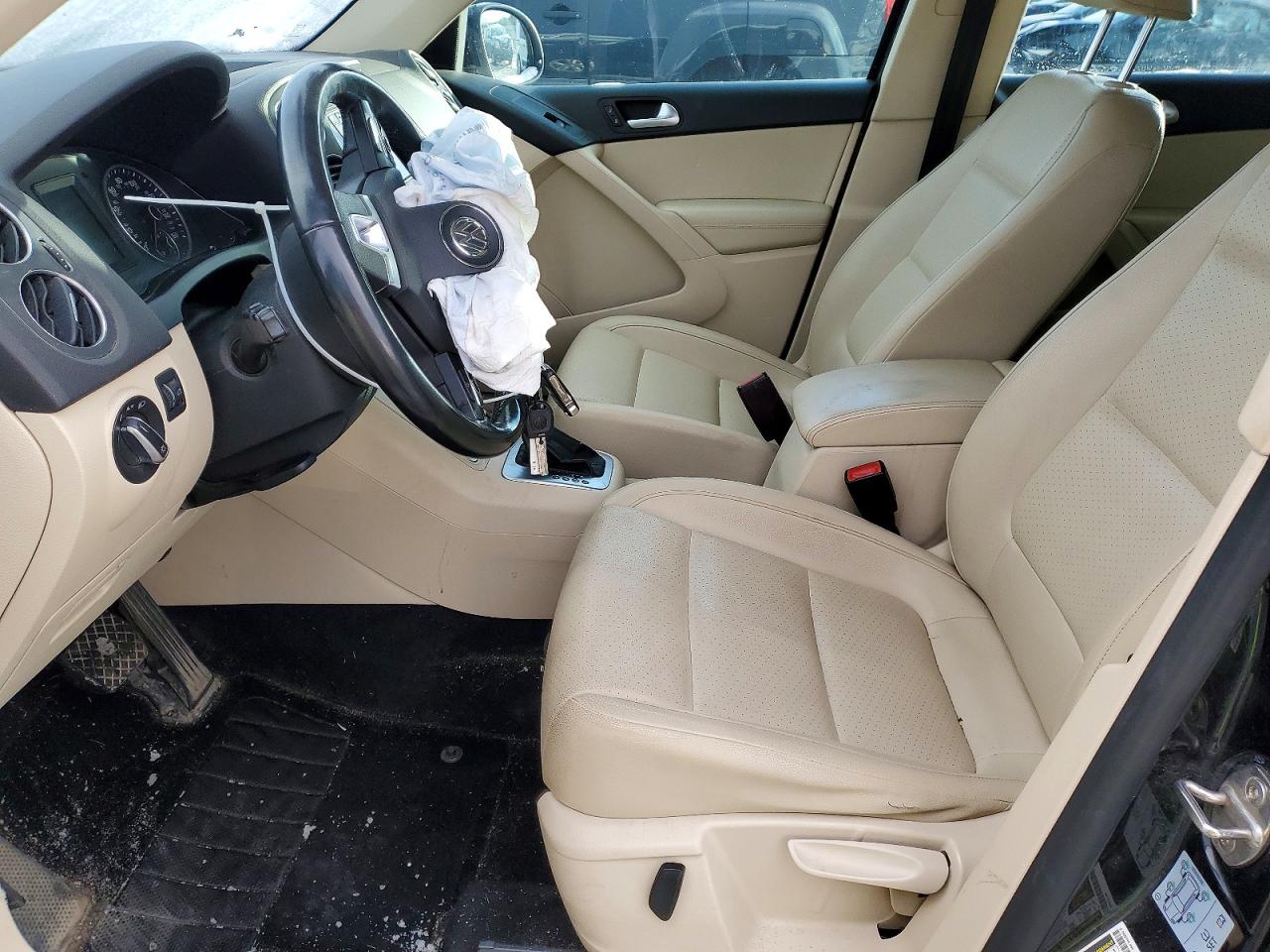 2017 VOLKSWAGEN TIGUAN S photo 7