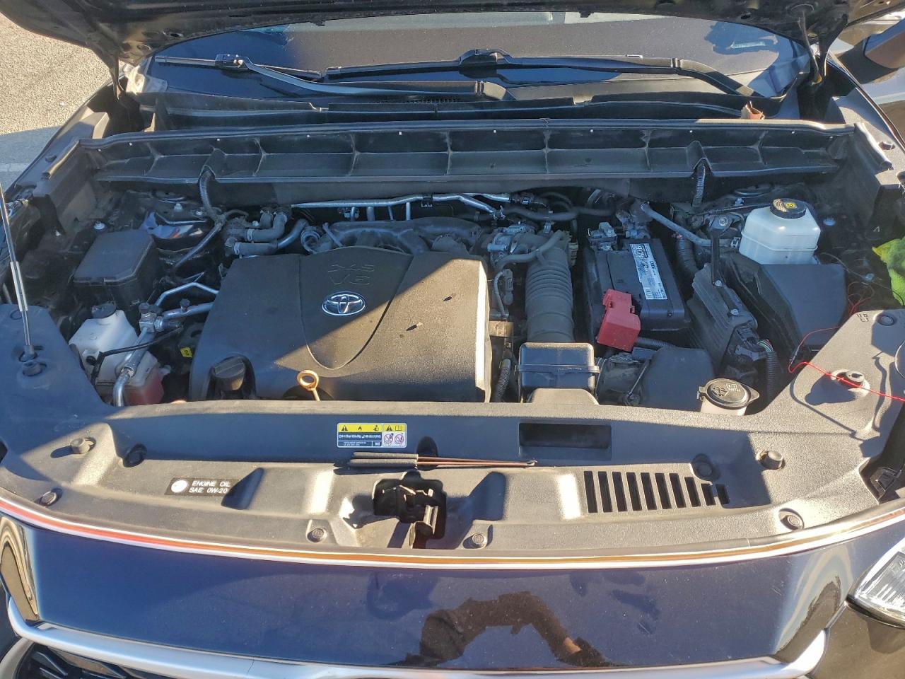 2021 TOYOTA HIGHLANDER XLE photo 23