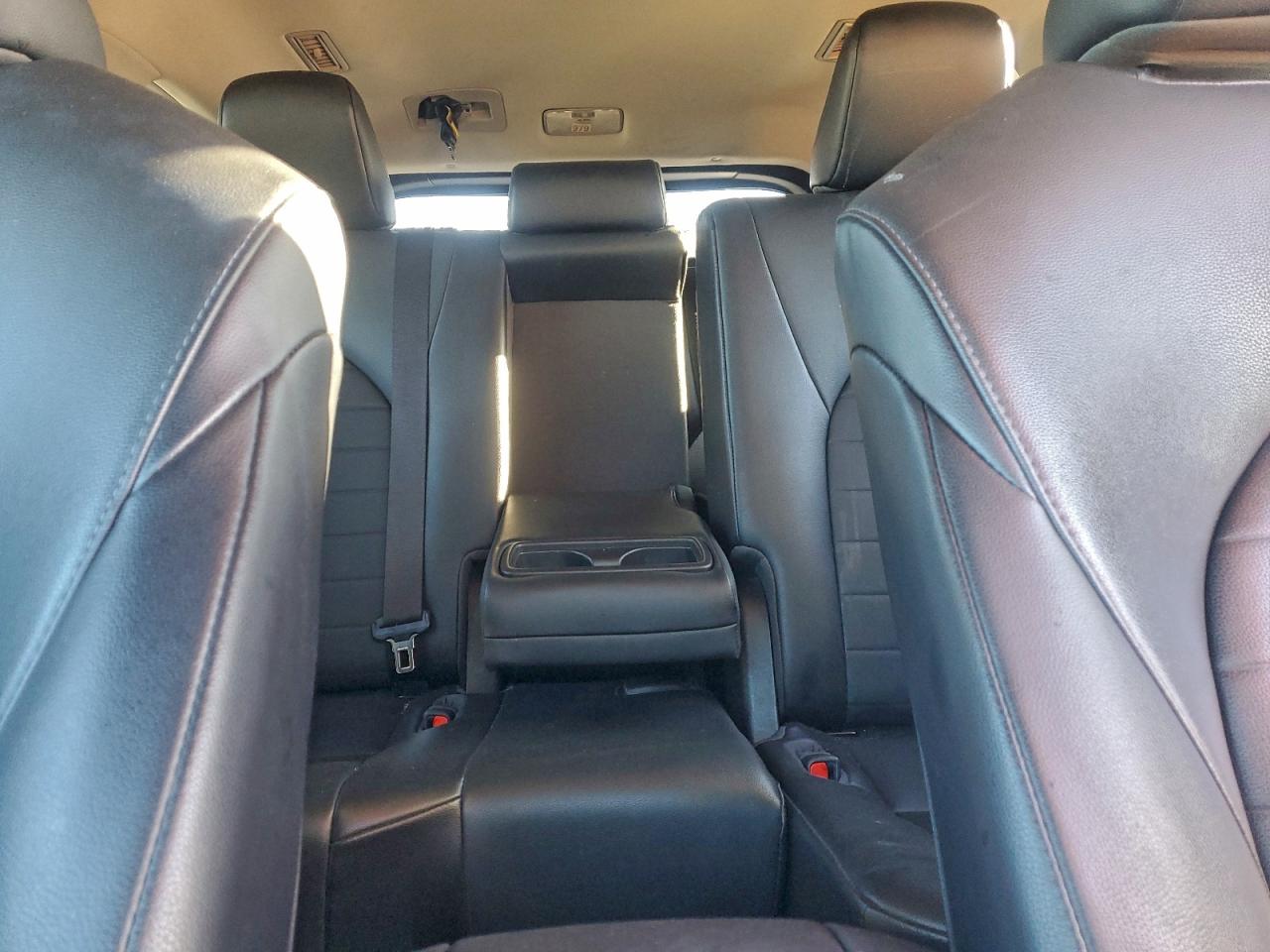 2021 TOYOTA HIGHLANDER XLE photo 19