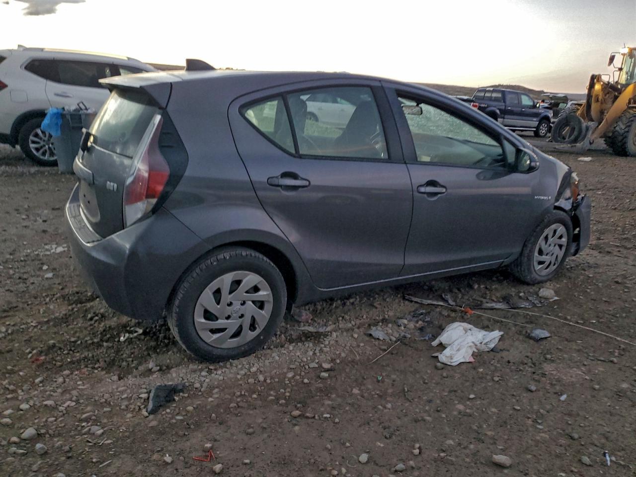 2016 TOYOTA PRIUS C photo 3