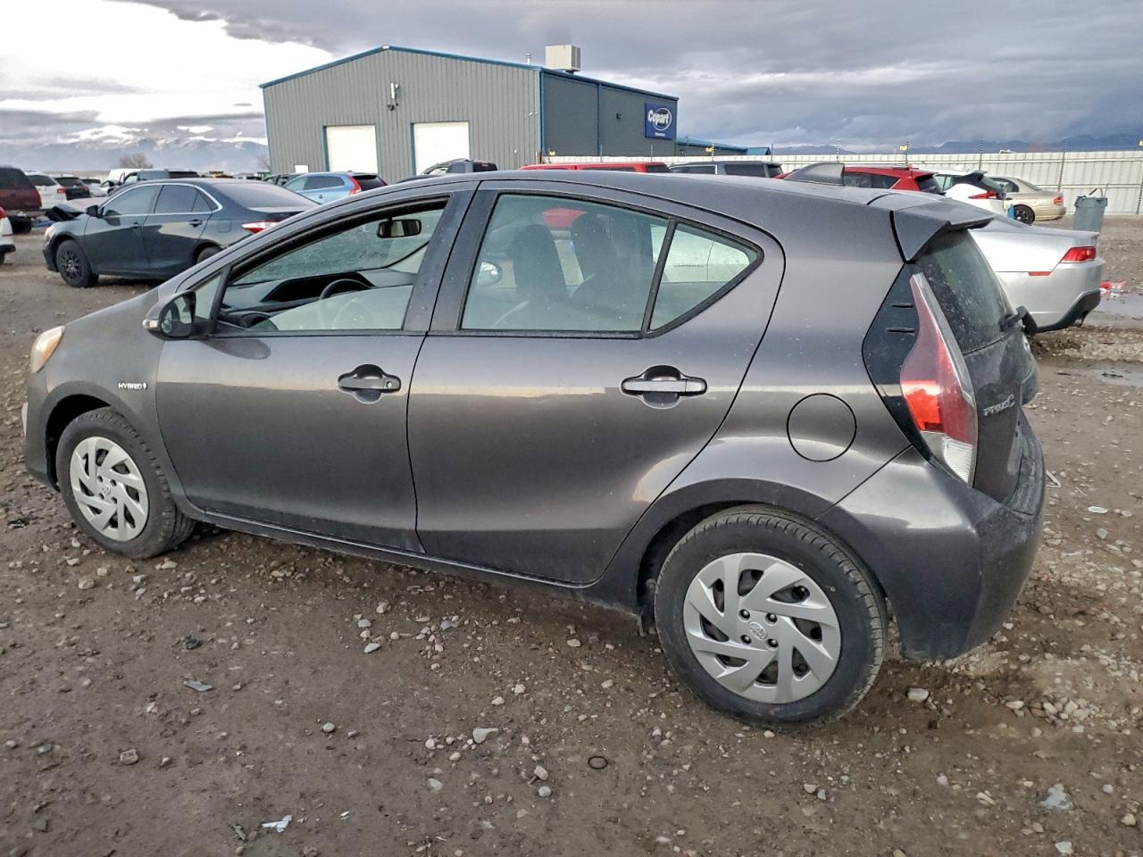 2016 TOYOTA PRIUS C photo 2