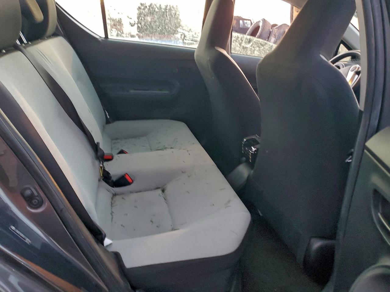 2016 TOYOTA PRIUS C photo 10