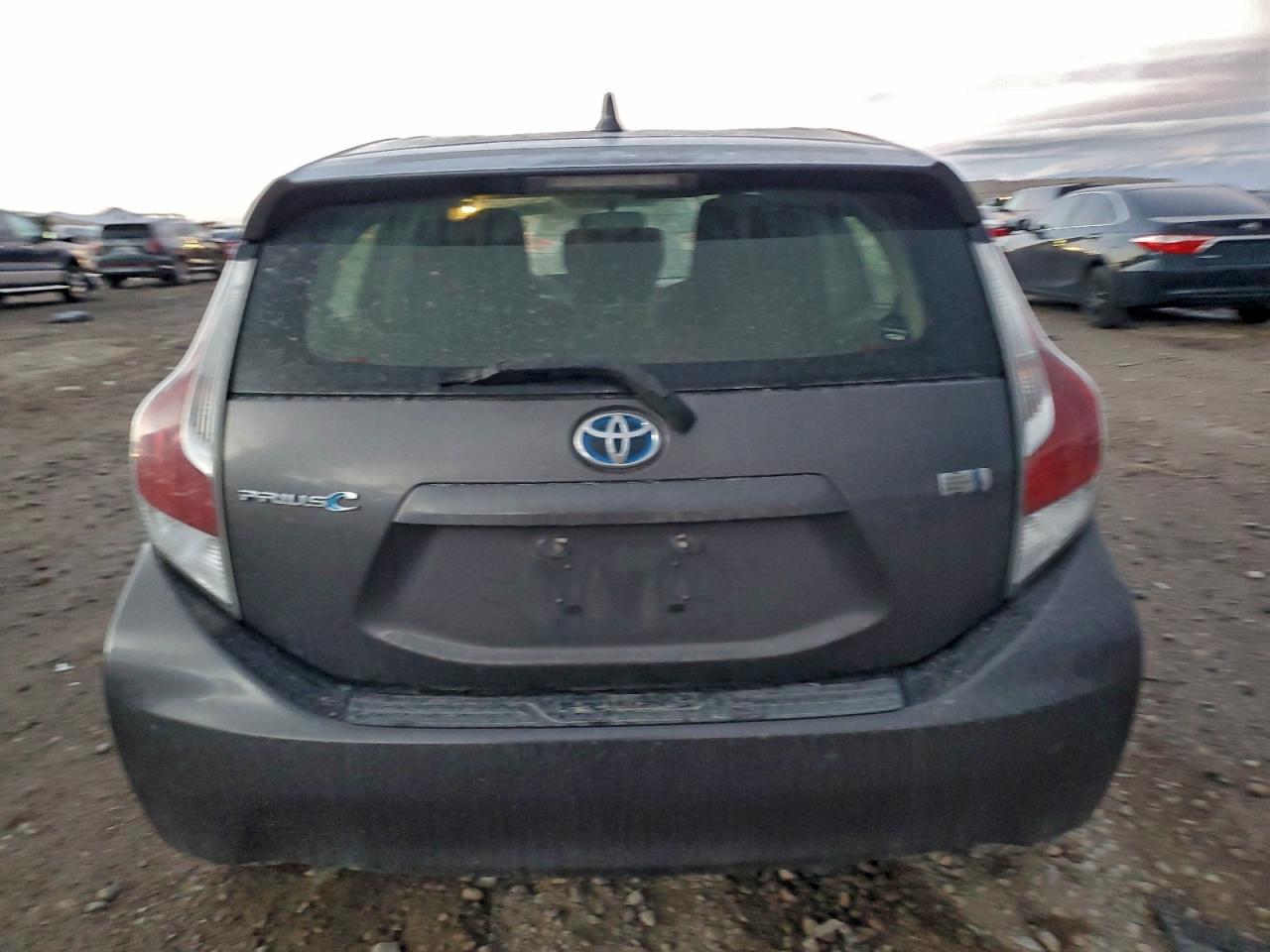 2016 TOYOTA PRIUS C photo 6