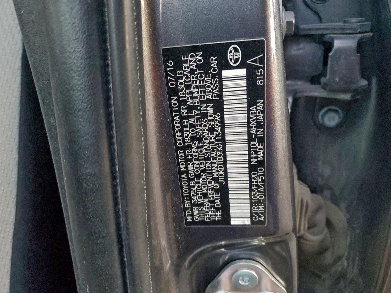 2016 TOYOTA PRIUS C photo 12