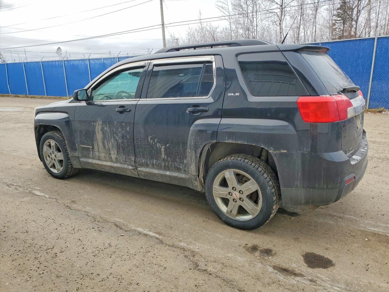 2013 GMC TERRAIN SLE photo 2
