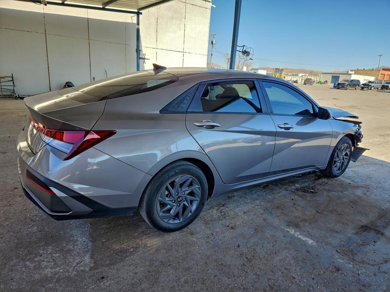 2024 HYUNDAI ELANTRA SEL photo 3