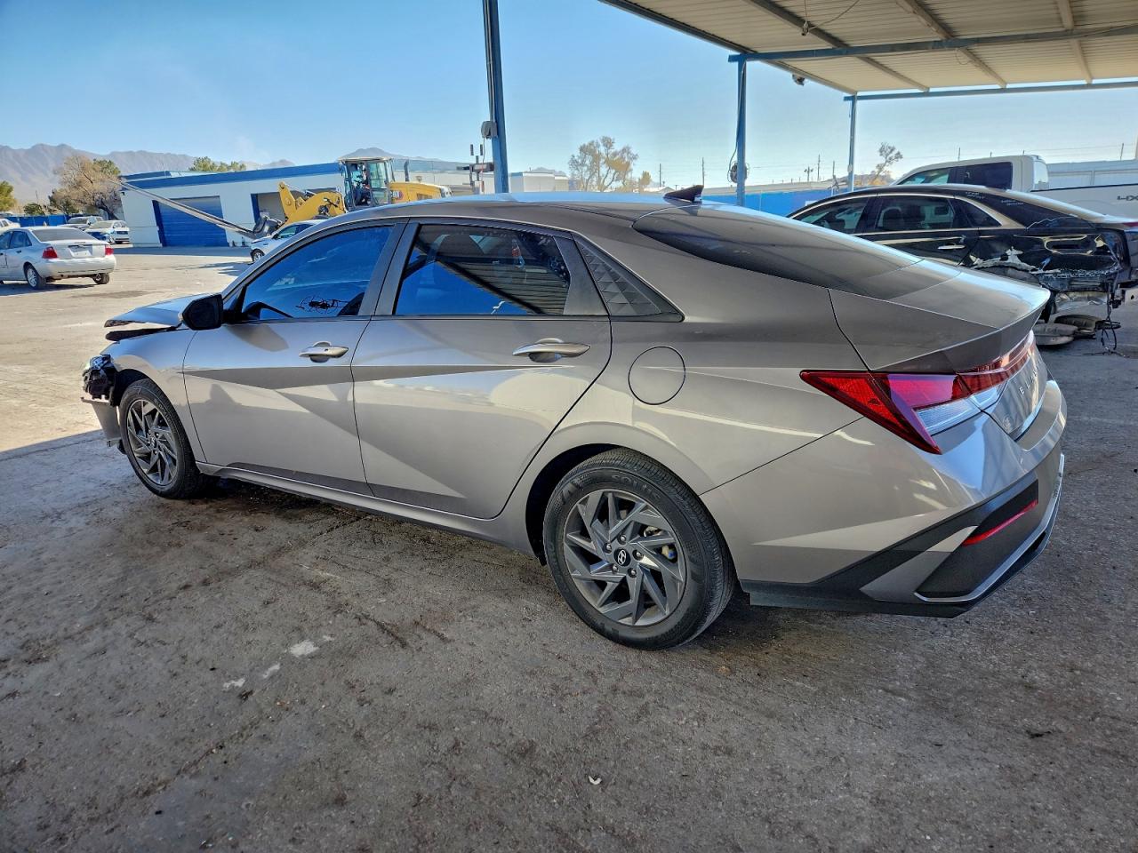 2024 HYUNDAI ELANTRA SEL photo 2
