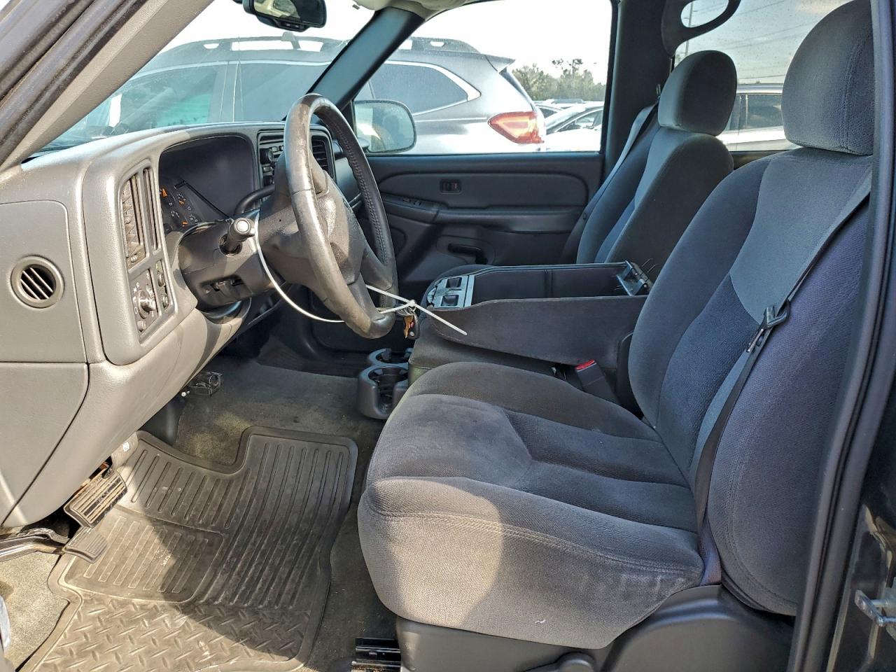 2004 GMC NEW SIERRA C1500 photo 7