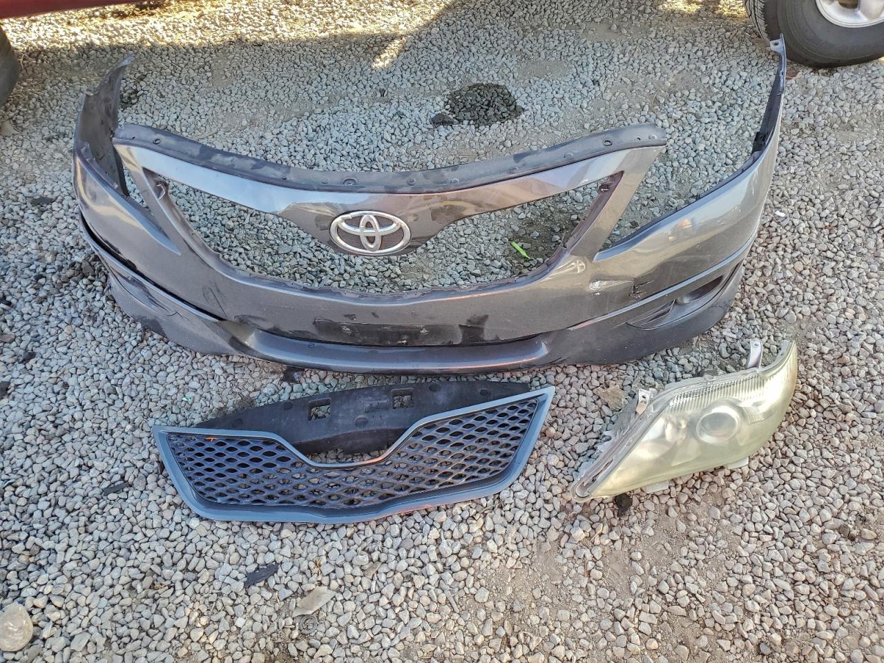 2011 TOYOTA CAMRY BASE photo 12