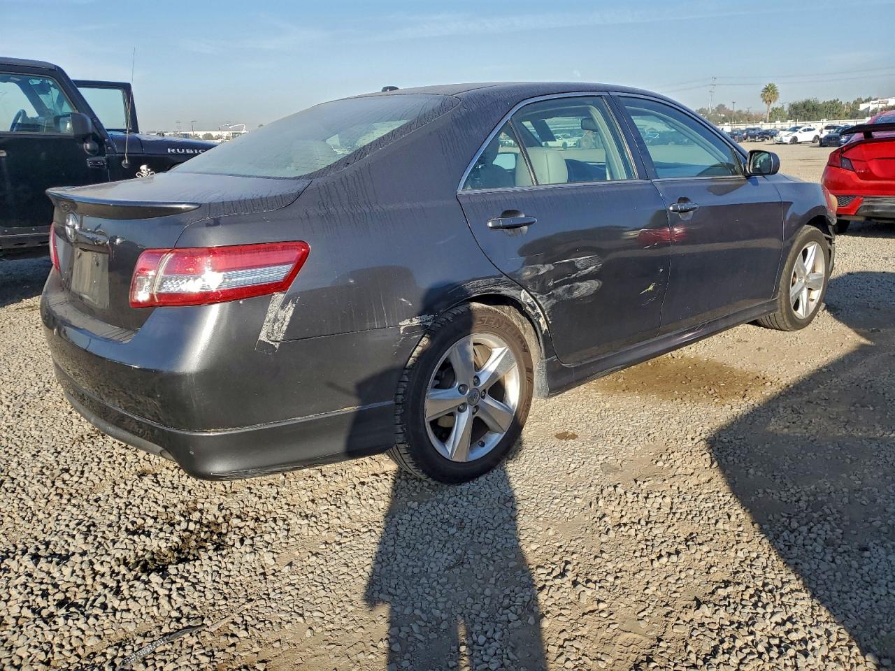 2011 TOYOTA CAMRY BASE photo 3