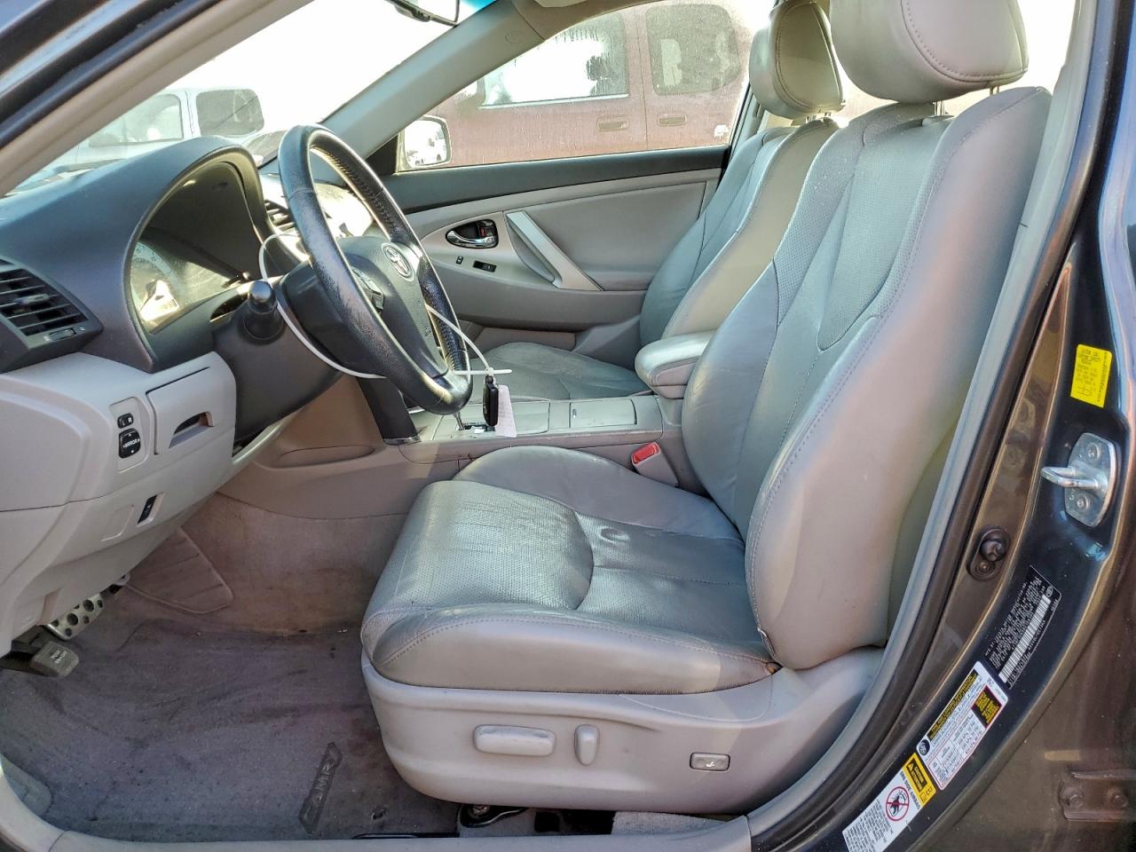 2011 TOYOTA CAMRY BASE photo 7