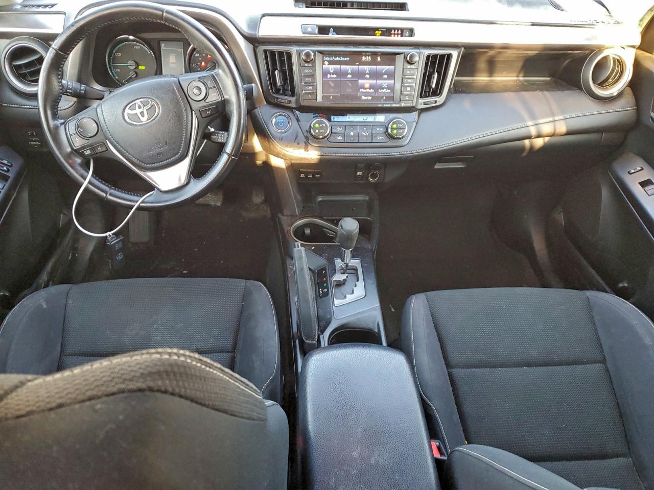 2017 TOYOTA RAV4 HV LE photo 8
