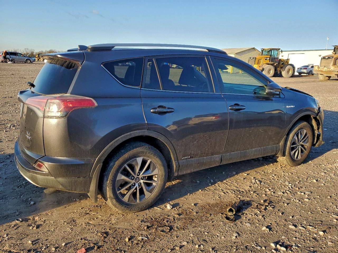 2017 TOYOTA RAV4 HV LE photo 3