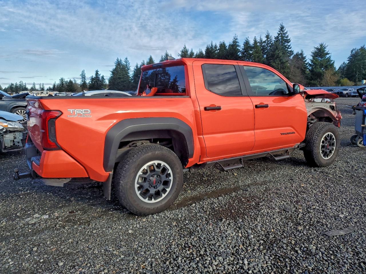 2024 TOYOTA TACOMA DOUBLE CAB photo 3