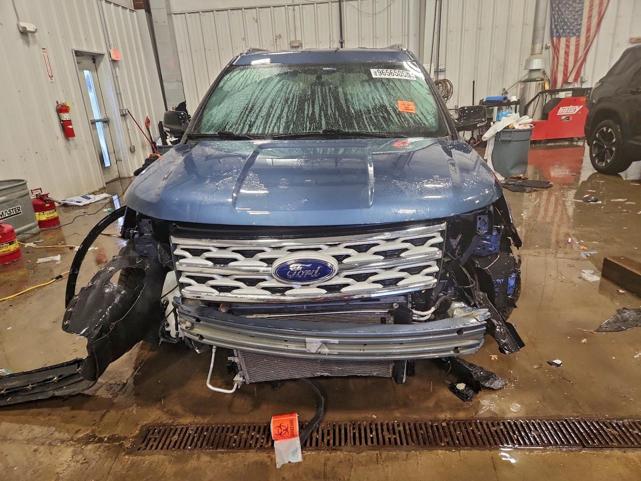 2018 FORD EXPLORER XLT photo 5