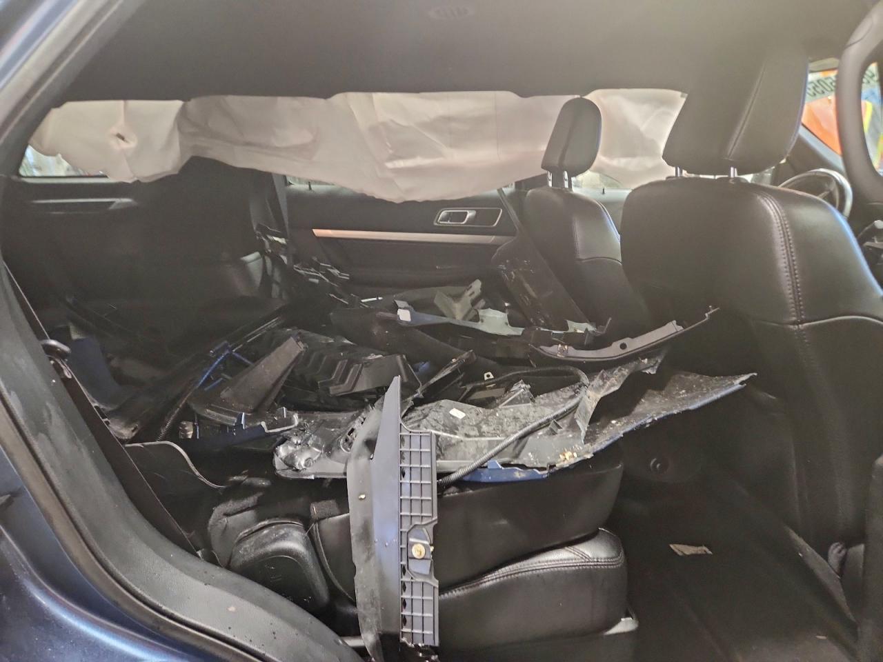 2018 FORD EXPLORER XLT photo 11