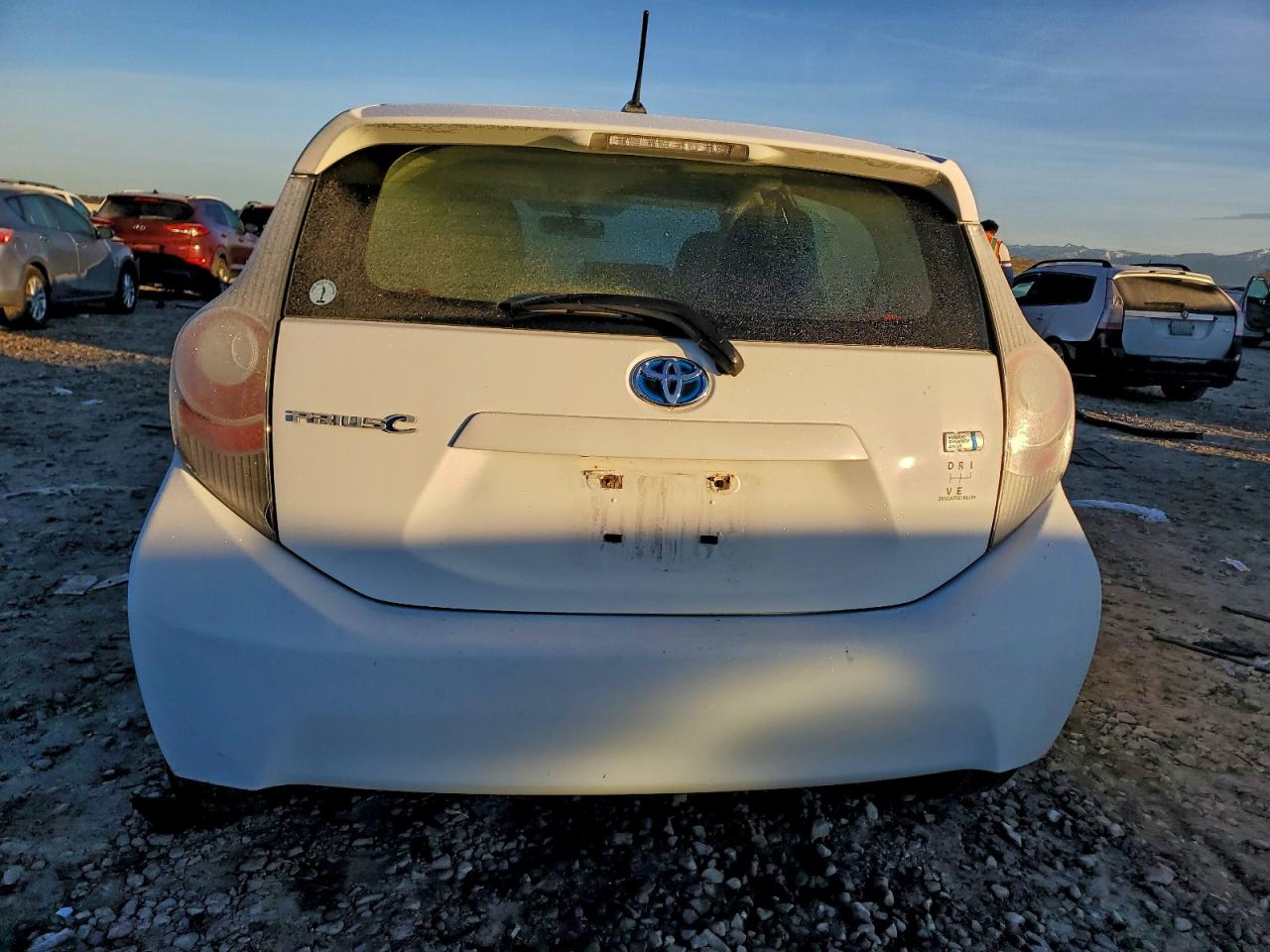 2013 TOYOTA PRIUS C photo 6