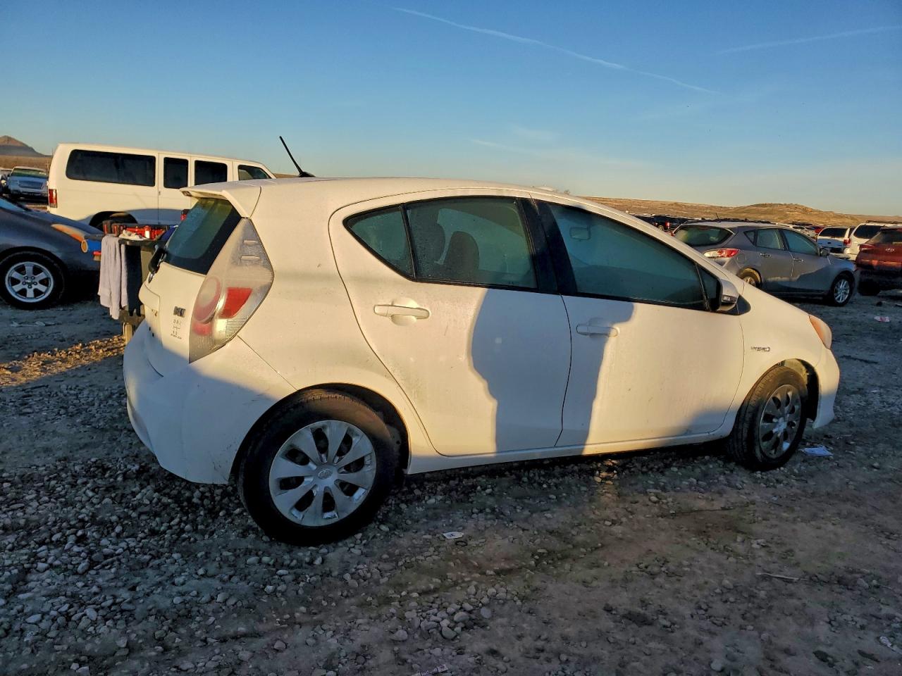 2013 TOYOTA PRIUS C photo 3