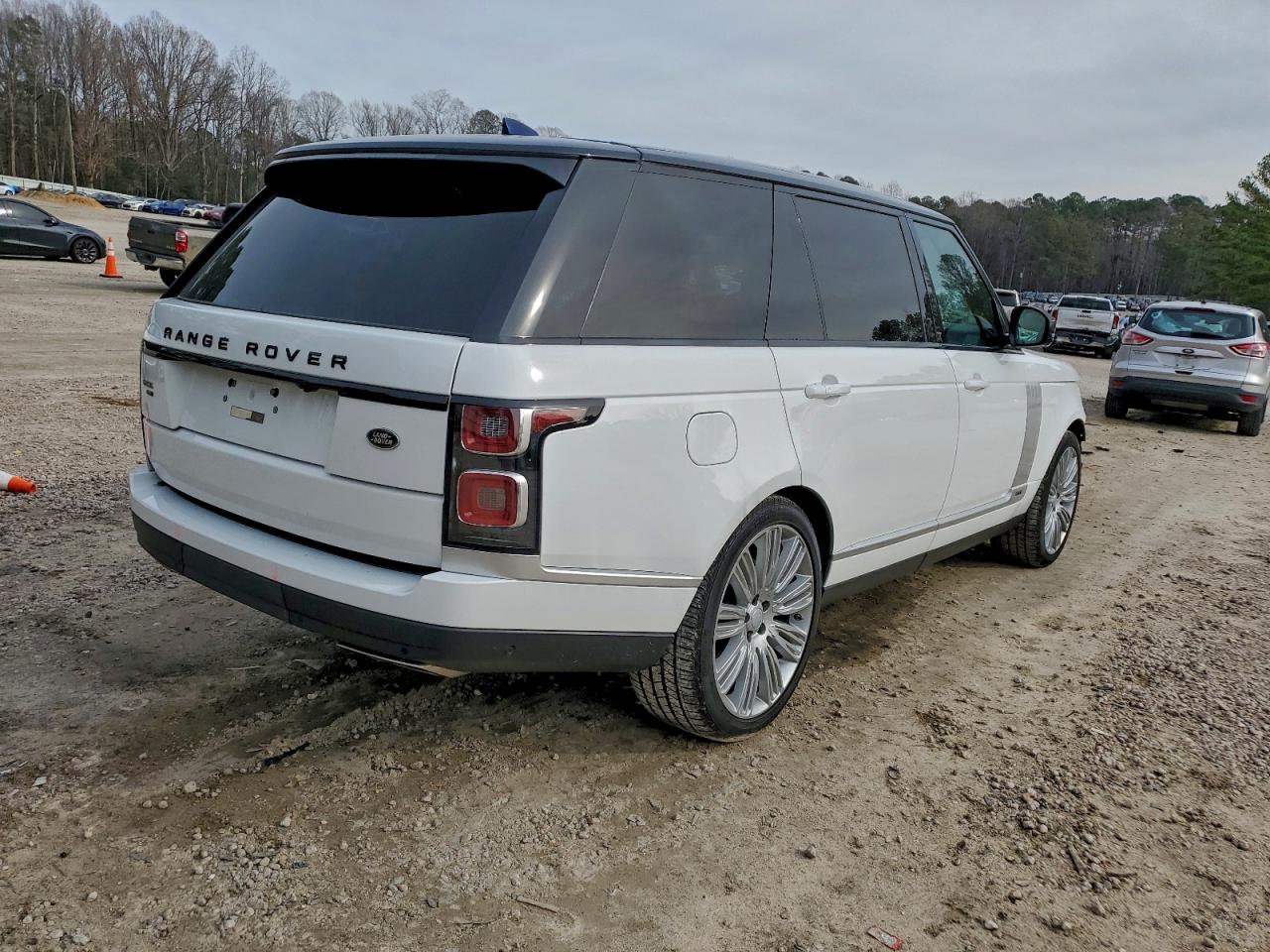 2020 LAND ROVER RANGE ROVER P525 HSE photo 3