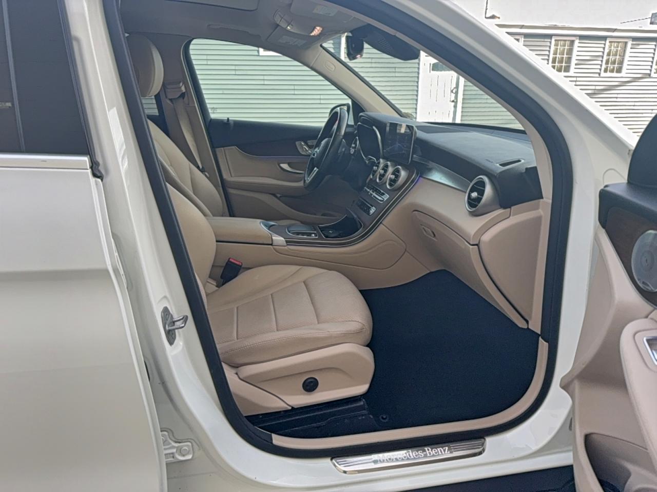 2021 MERCEDES-BENZ GLC 300 4MATIC photo 5