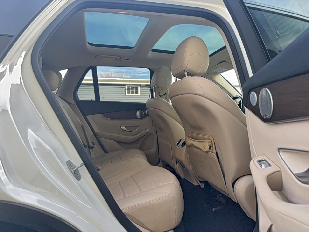 2021 MERCEDES-BENZ GLC 300 4MATIC photo 6