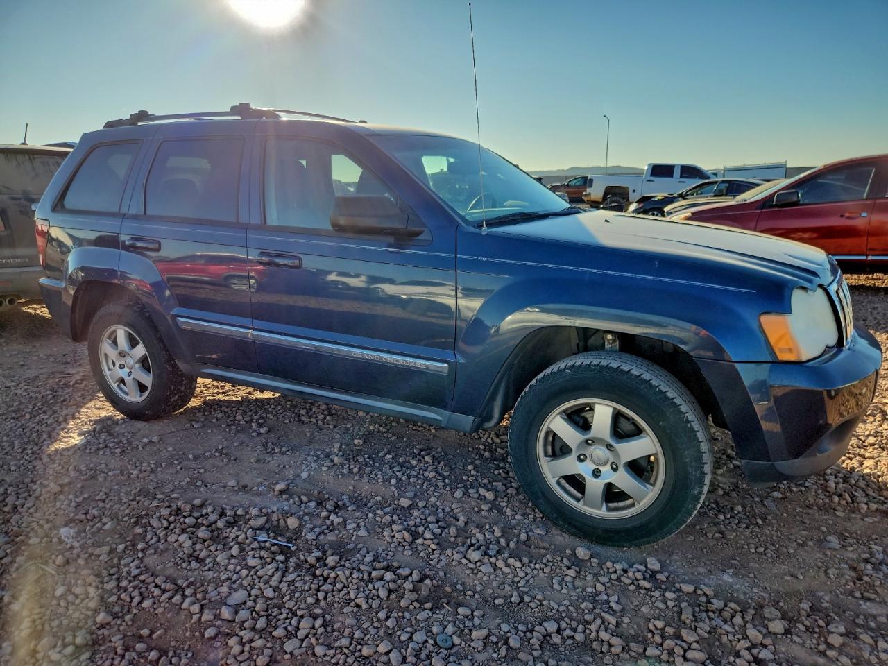 2010 JEEP GRAND CHEROKEE LAREDO photo 4