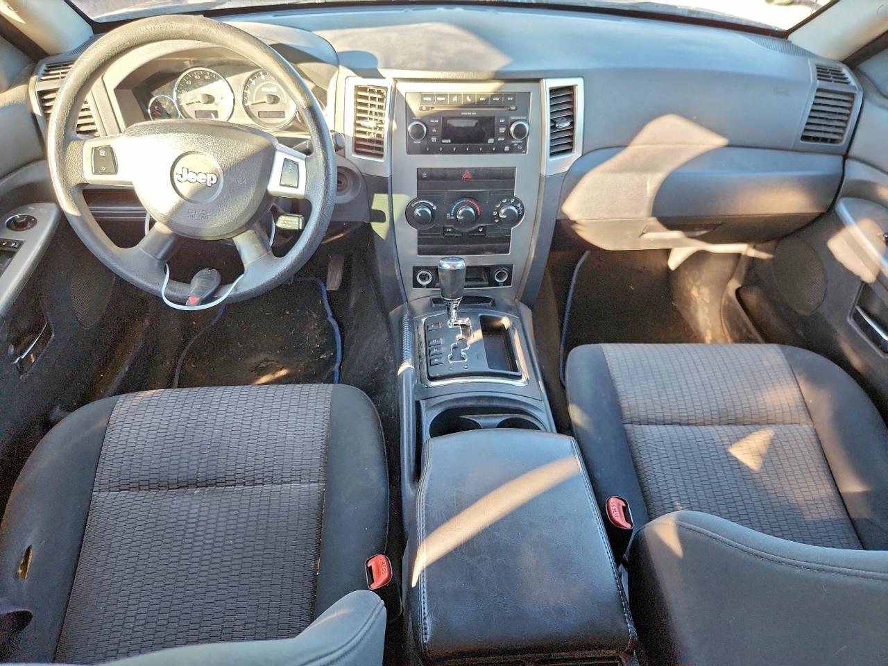 2010 JEEP GRAND CHEROKEE LAREDO photo 8