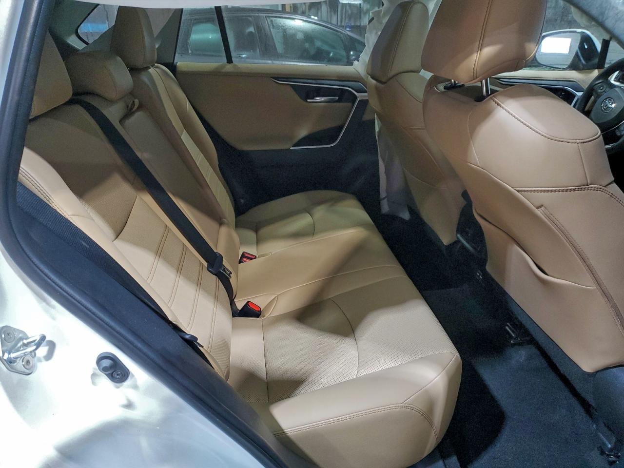 2022 TOYOTA RAV4 LIMITED photo 11
