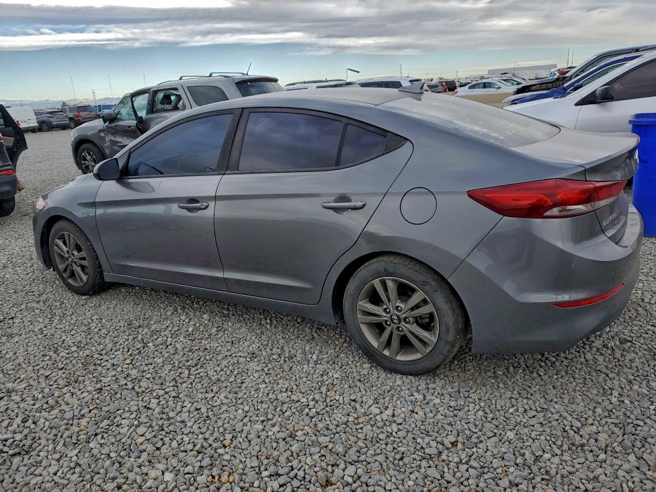2018 HYUNDAI ELANTRA SEL photo 2