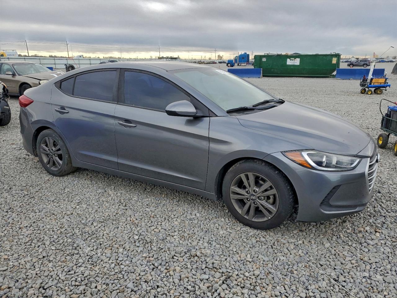 2018 HYUNDAI ELANTRA SEL photo 4