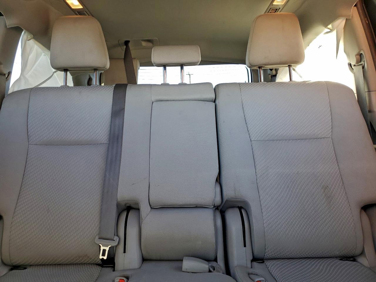 2019 TOYOTA HIGHLANDER LE photo 10