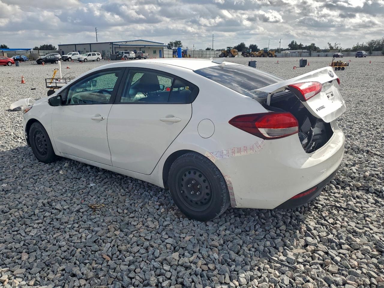 2018 KIA FORTE LX photo 2