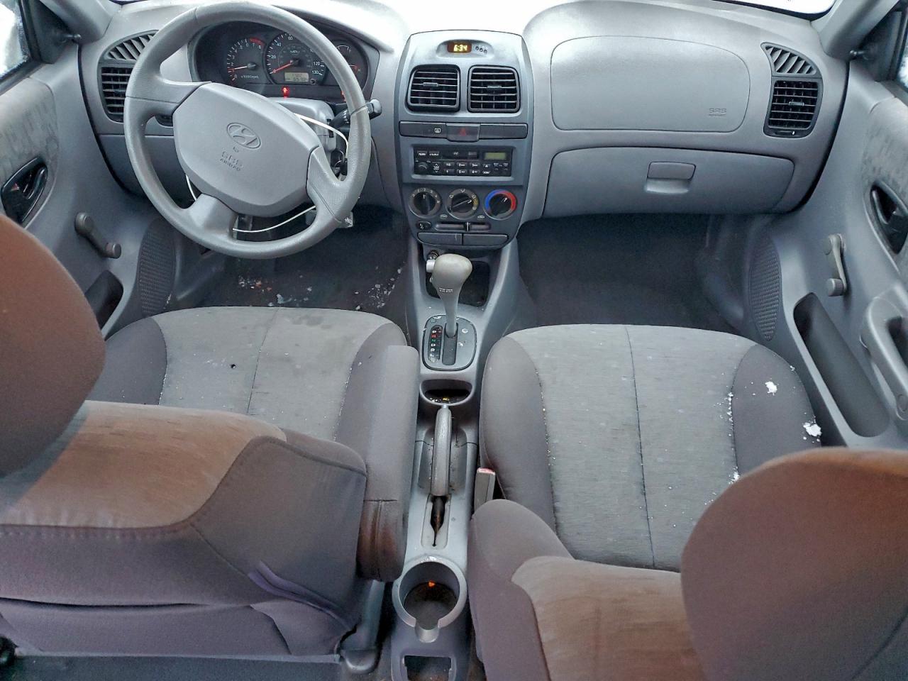 2005 HYUNDAI ACCENT GL photo 8