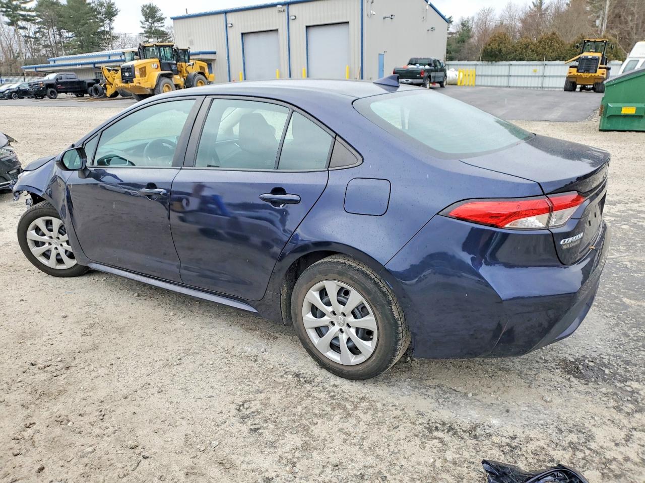 2021 TOYOTA COROLLA LE photo 2