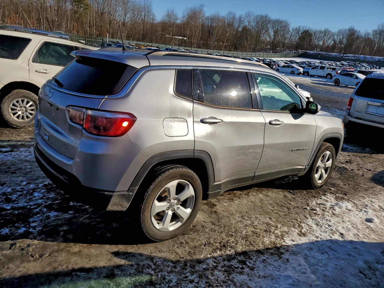 2019 JEEP COMPASS LATITUDE photo 3