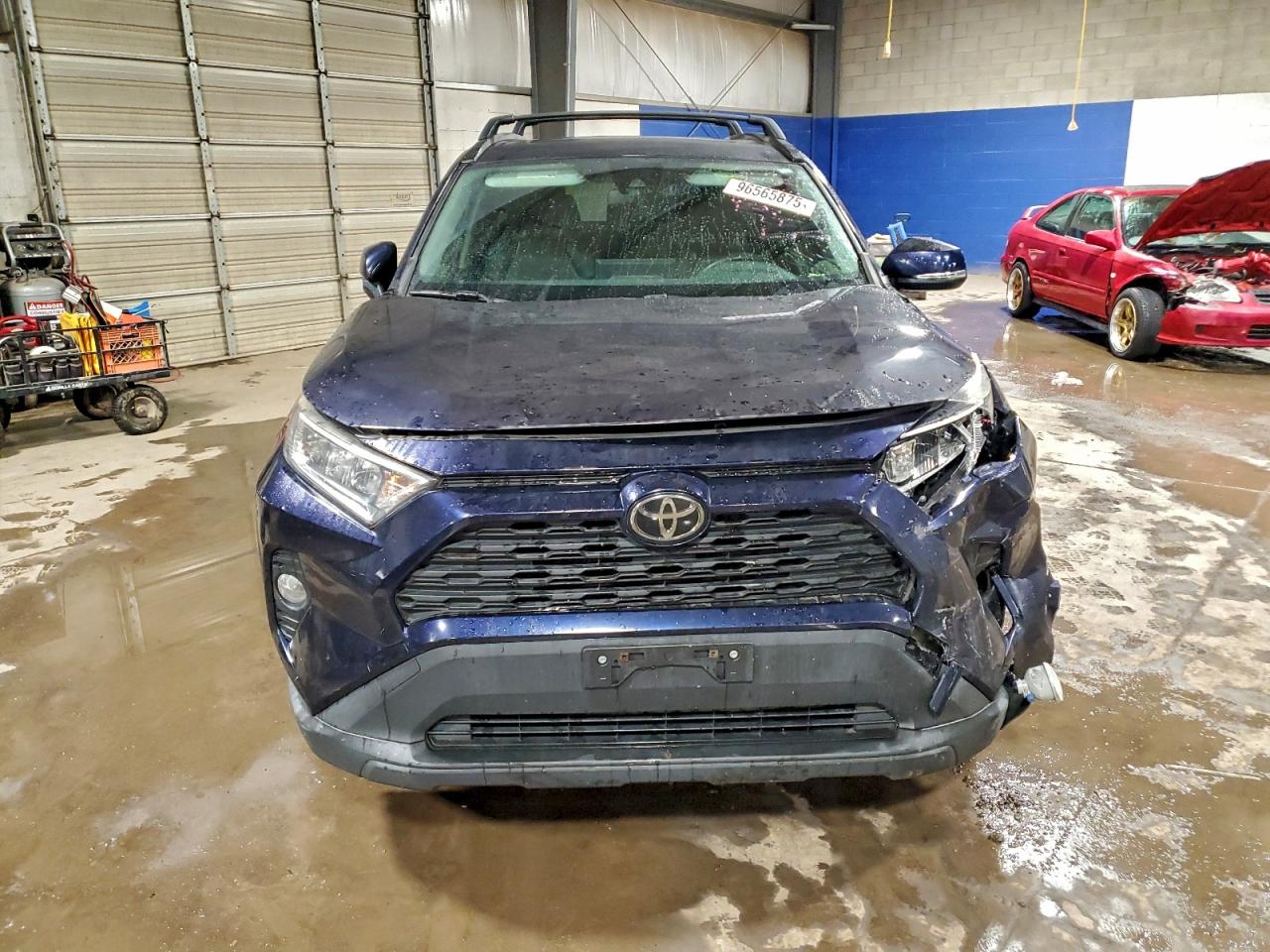 2019 TOYOTA RAV4 XLE photo 5