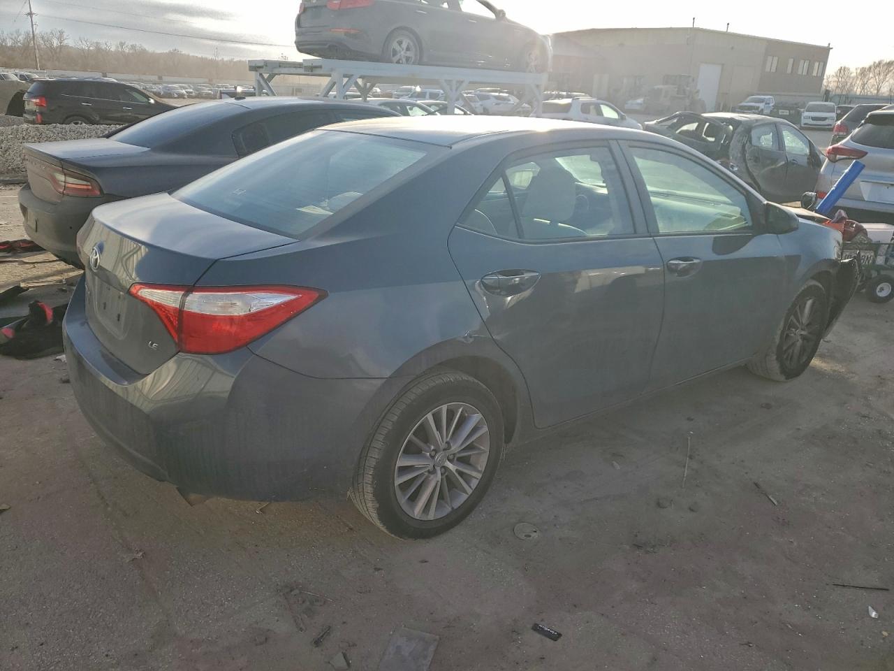 2014 TOYOTA COROLLA photo 3