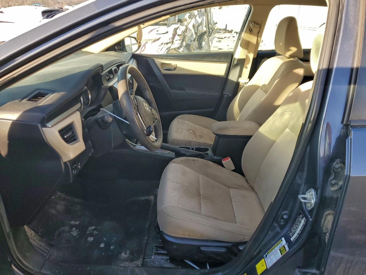 2014 TOYOTA COROLLA photo 7