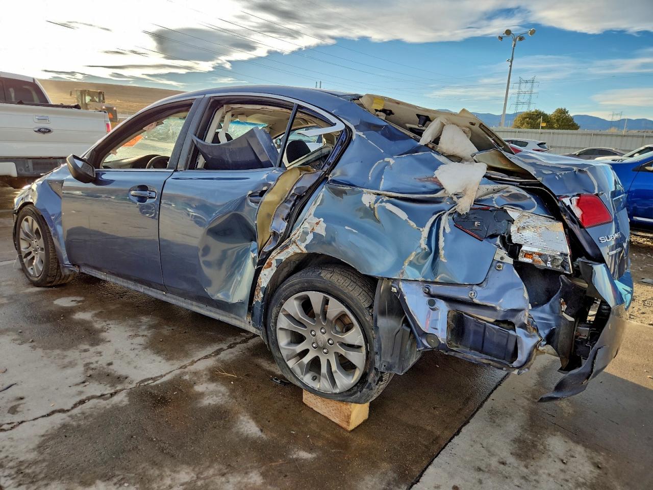2013 SUBARU LEGACY 2.5I photo 3