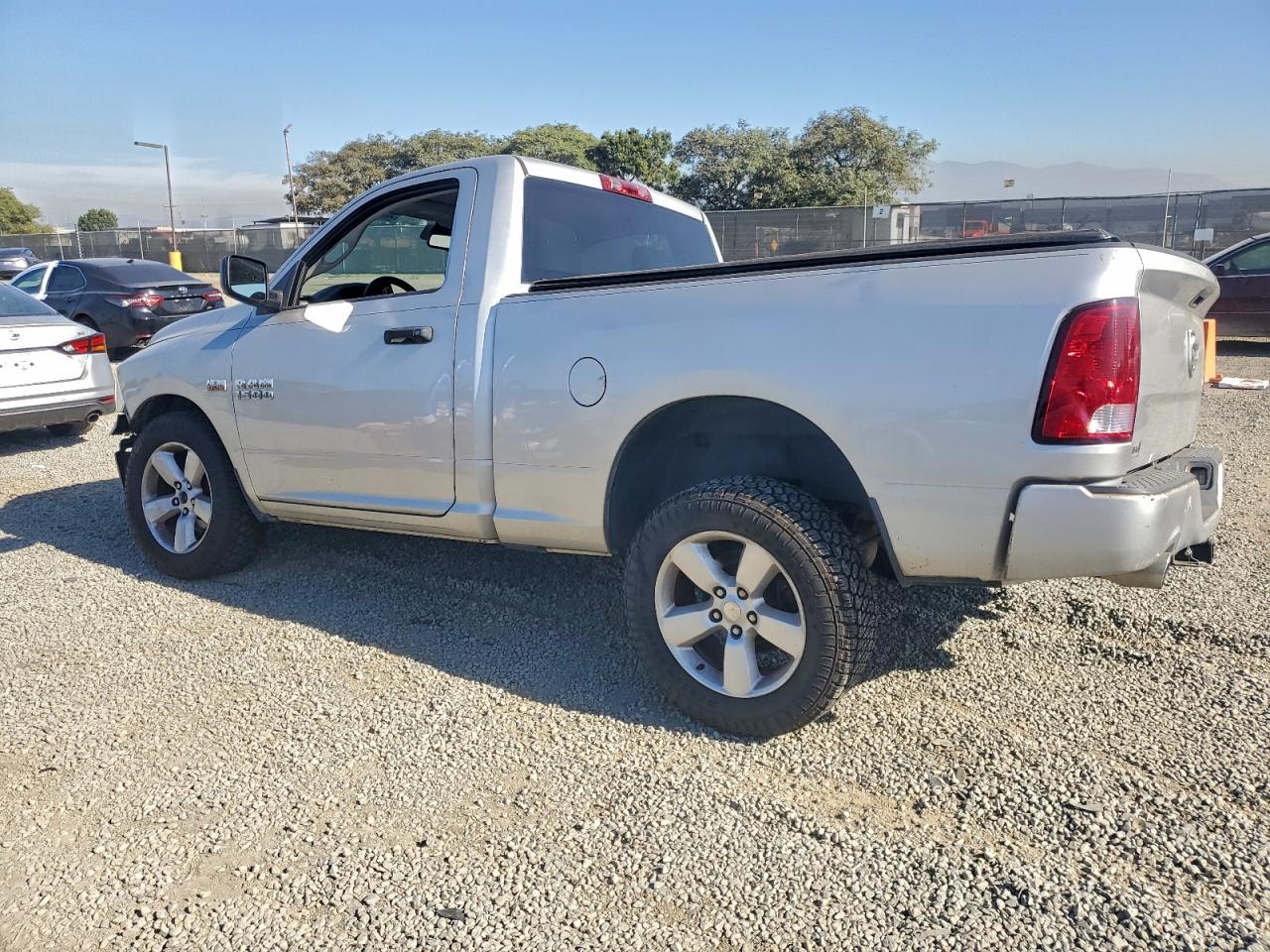 2014 RAM 1500 ST photo 2
