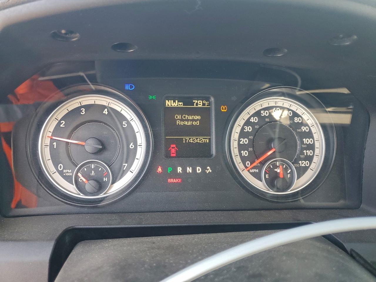 2014 RAM 1500 ST photo 9