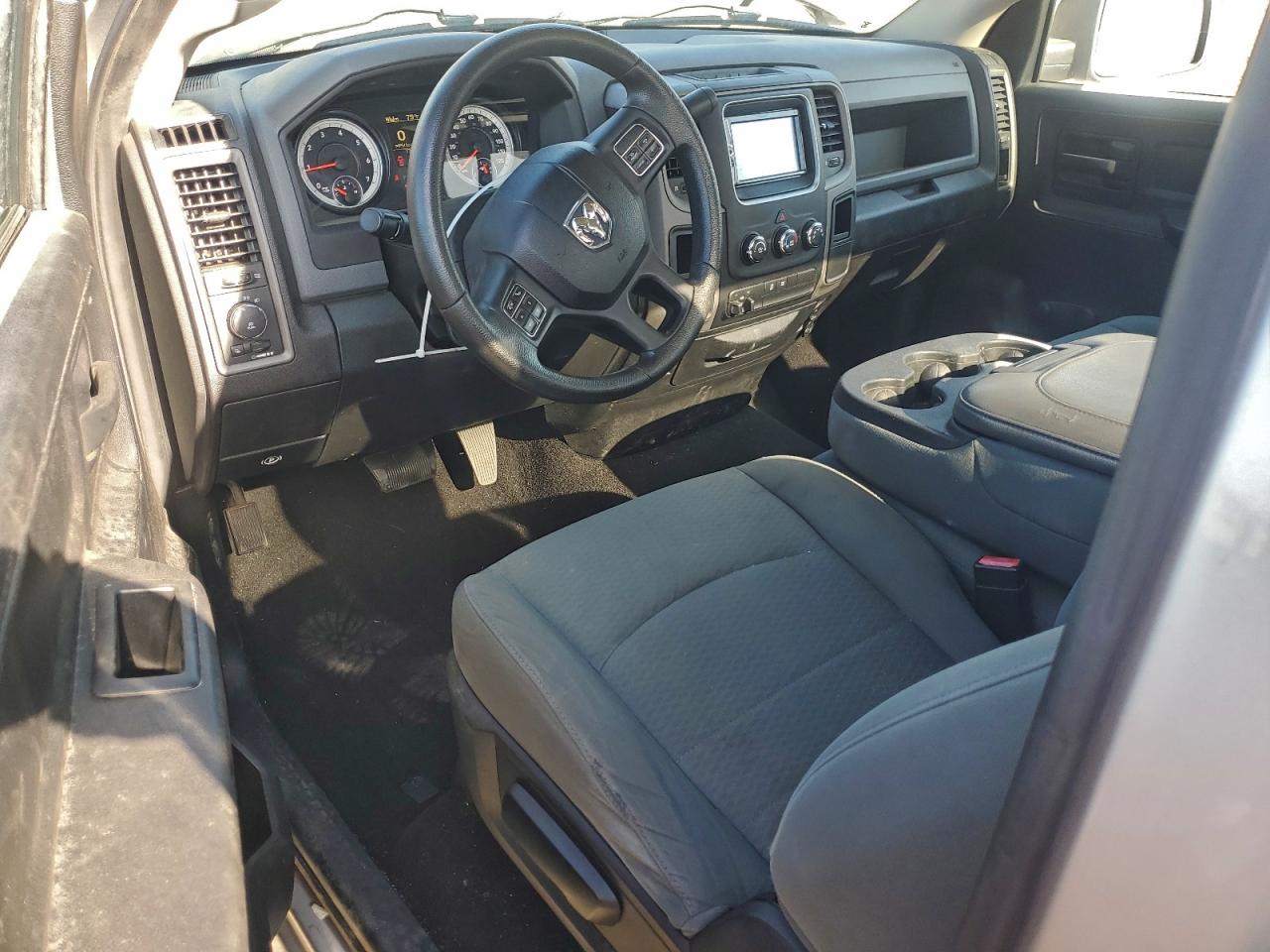 2014 RAM 1500 ST photo 8