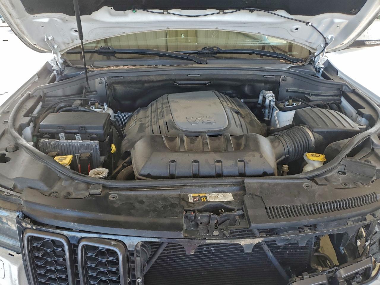 2019 JEEP GRAND CHEROKEE OVERLAND photo 11