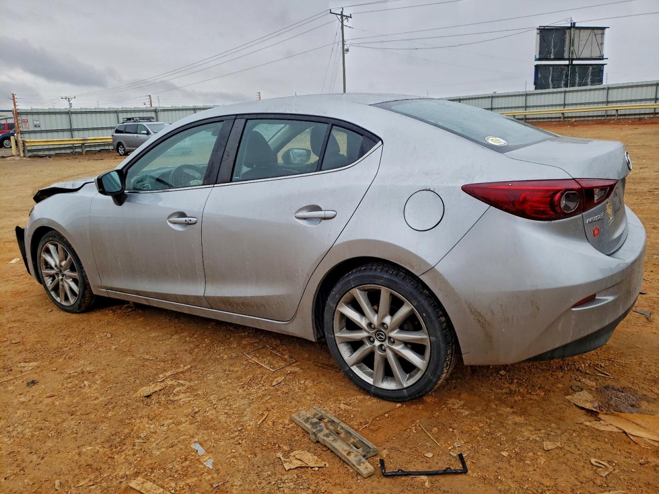 2017 MAZDA 3 TOURING photo 2