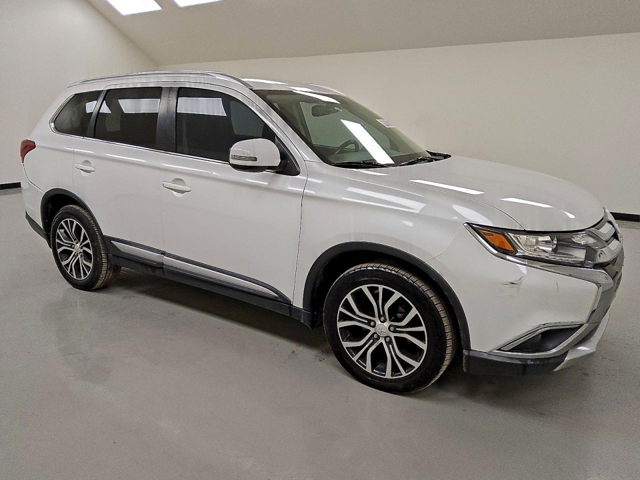 2018 MITSUBISHI OUTLANDER SE photo 4
