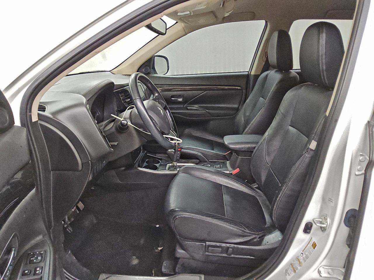 2018 MITSUBISHI OUTLANDER SE photo 7