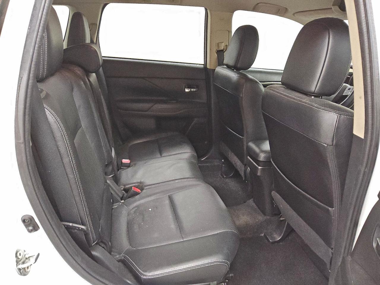2018 MITSUBISHI OUTLANDER SE photo 11
