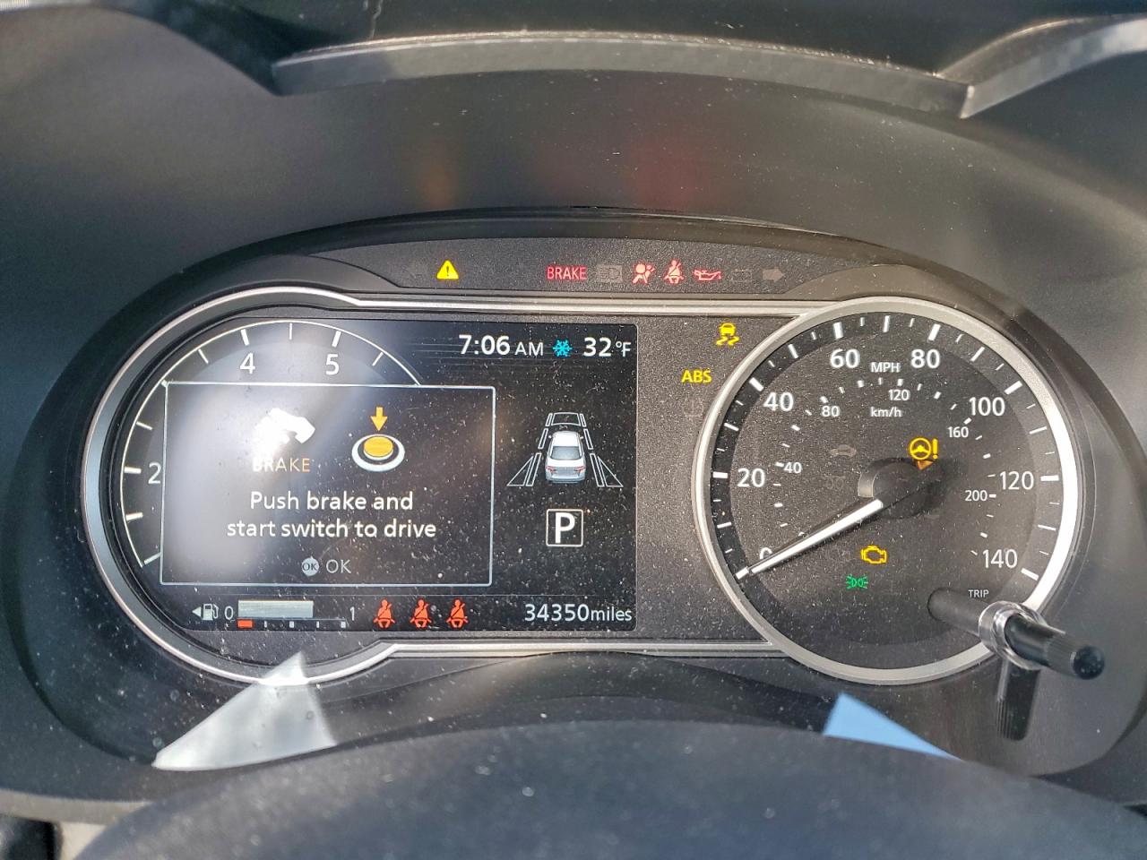 2024 NISSAN VERSA SR photo 9