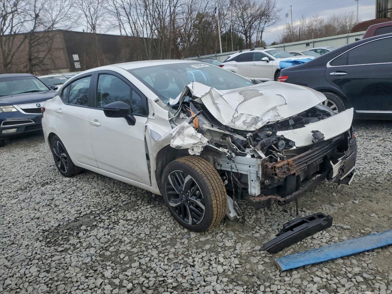 2024 NISSAN VERSA SR photo 4